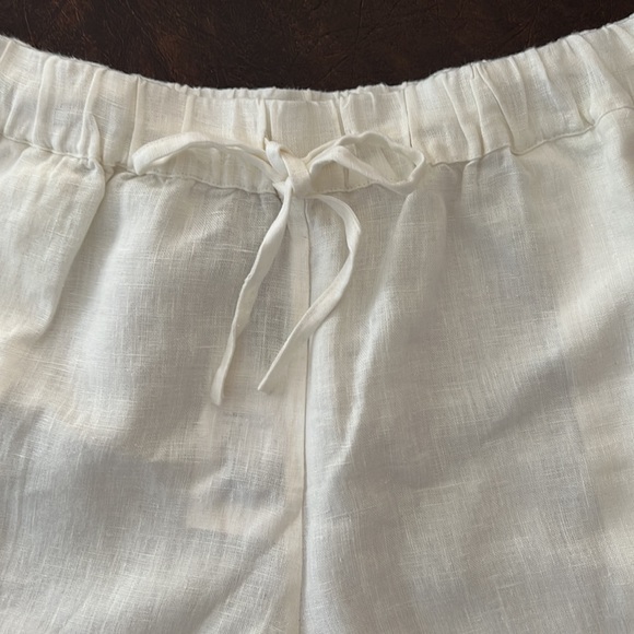 ABOUT YOU x Marie von Behrens Lilia Shorts - Off White - Picture 3 of 7